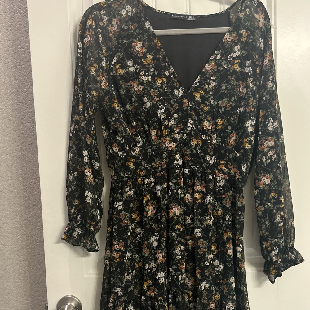 Elegant Floral Long Sleeve Dress in Black